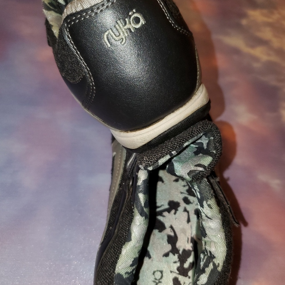 RYKA Sneakers - Picture 4 of 7
